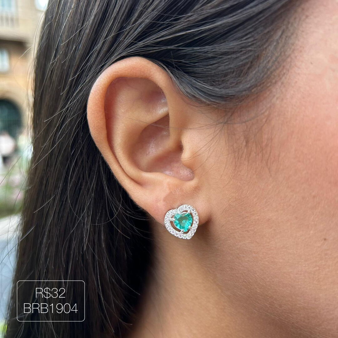 Brinco de Coração Verde Cravejado Cristal Prateado